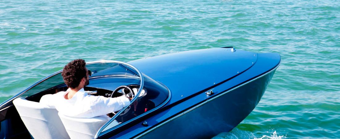 giorgetti-535-black-edition-speed-boat-5.png